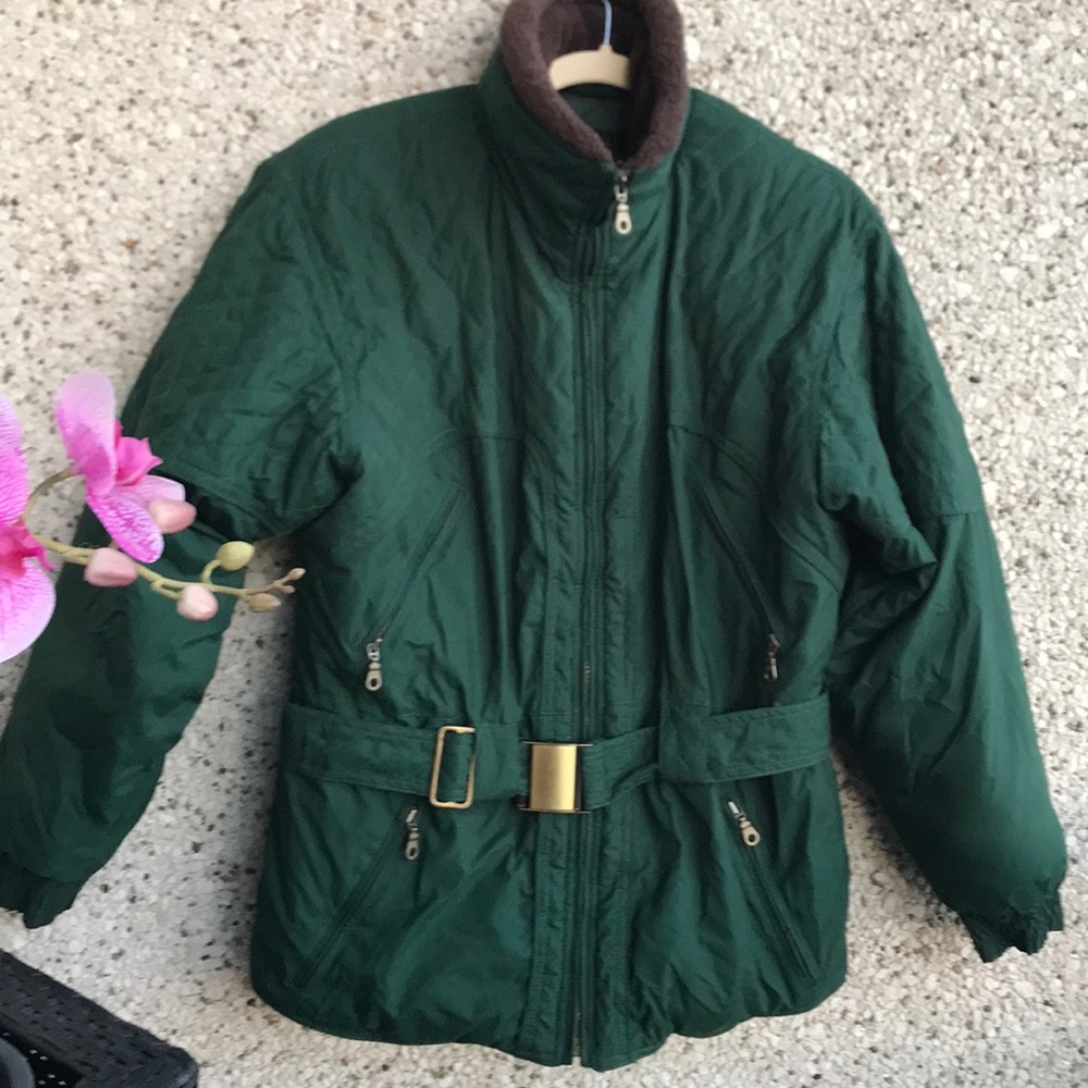 Thermo insulated ski jacket with a hat. 10